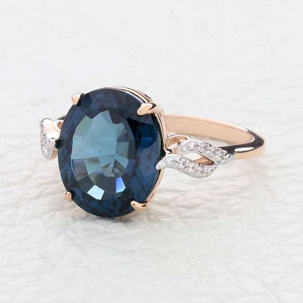 Кольцо из красного золота с ситаллом и 12 фианитами