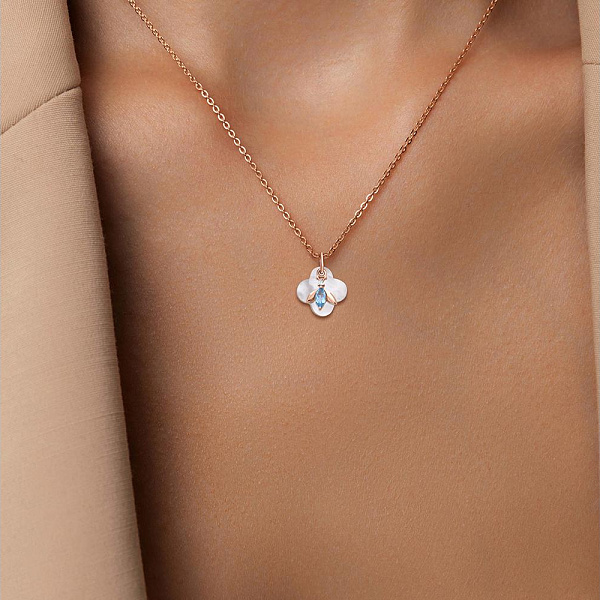 Подвеска Пчела из красного золота с перламутром, фианитом и топазом swiss