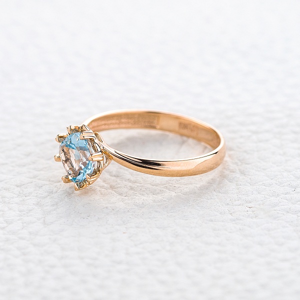 Кольцо из красного золота с топазом sky