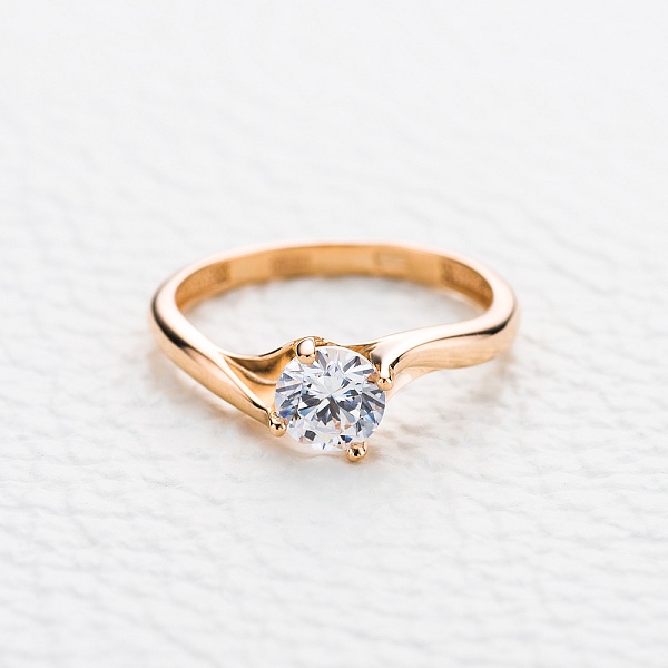 Кольцо из красного золота с кристаллом swarovski