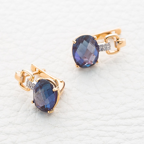 Серьги из красного золота с 2 александритами и 12 фианитами