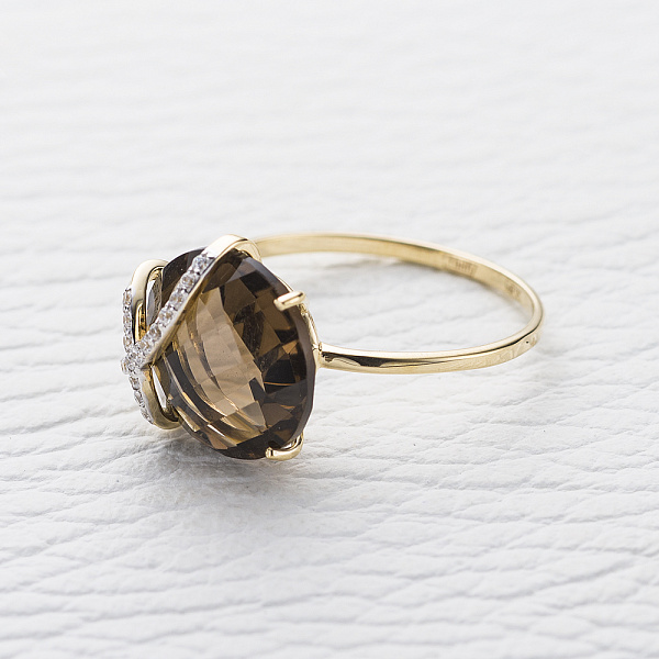 Кольцо из жёлтого золота с раухтопазом и 16 фианитами