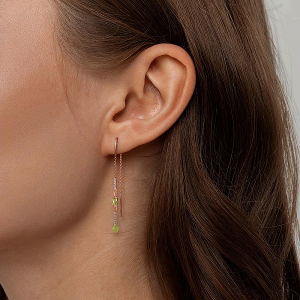 Серьги-продёвки из красного золота с 4 хризолитами и 20 фианитами