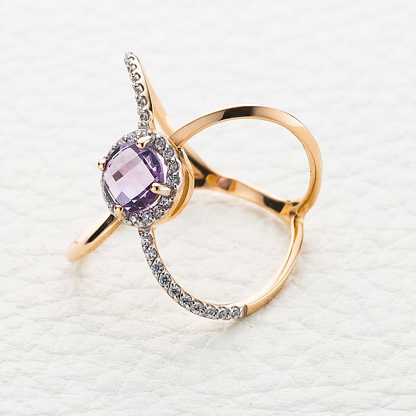 Кольцо из красного золота с аметистом и 36 фианитами