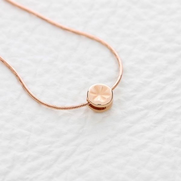 Колье Цветок из красного золота с бриллиантом