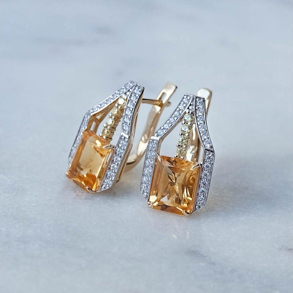 Серьги из жёлтого золота с 2 цитринами и 56 фианитами