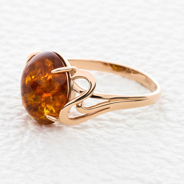 Кольцо из красного золота с янтарём