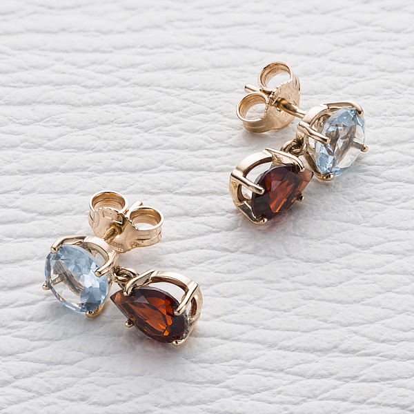 Серьги-пусеты из красного золота с 2 гранатами и 2 топазами sky