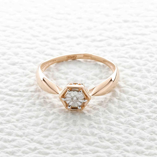 Кольцо из красного золота с бриллиантом