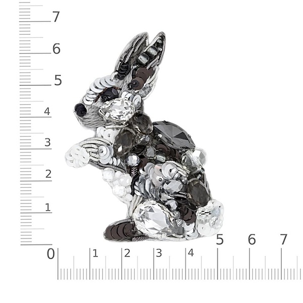 Бижутерная брошь Заяц