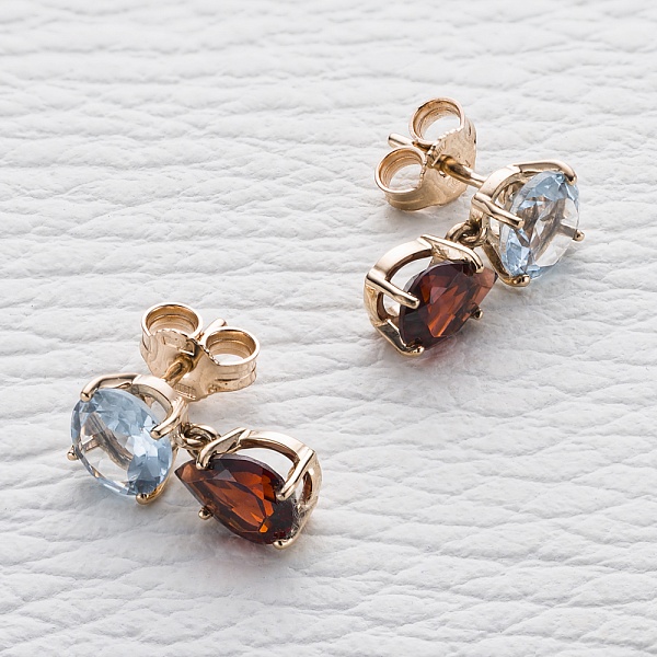 Серьги-пусеты из красного золота с 2 гранатами и 2 топазами sky