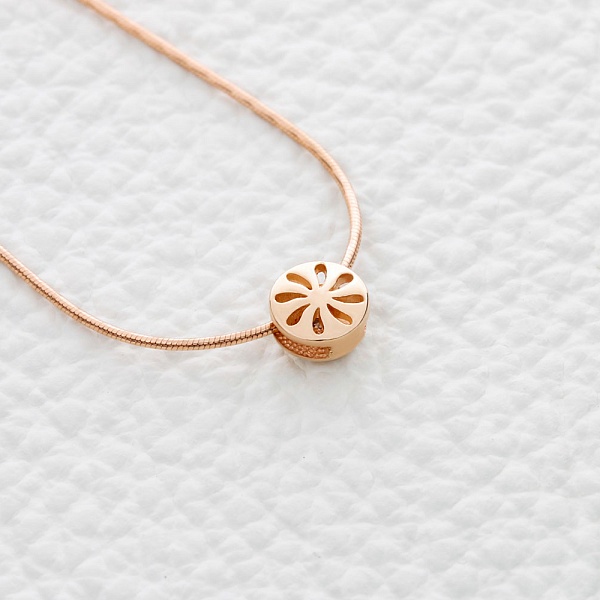 Колье Круг из красного золота с бриллиантом