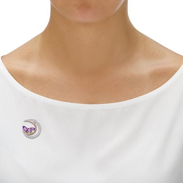 Брошь из красного золота с 3 аметистами и 21 фианитами