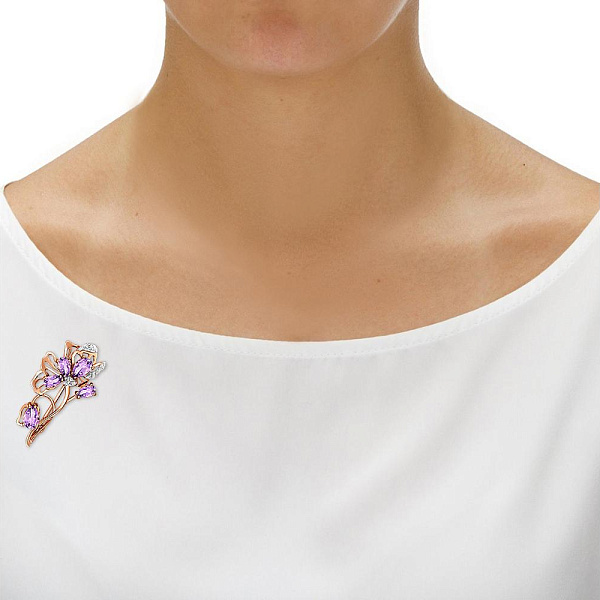 Брошь Цветок из красного золота с 5 аметистами и 13 фианитами