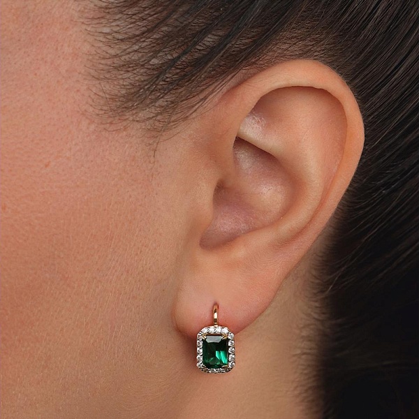 Серьги из красного золота с 2 изумрудами и 36 фианитами