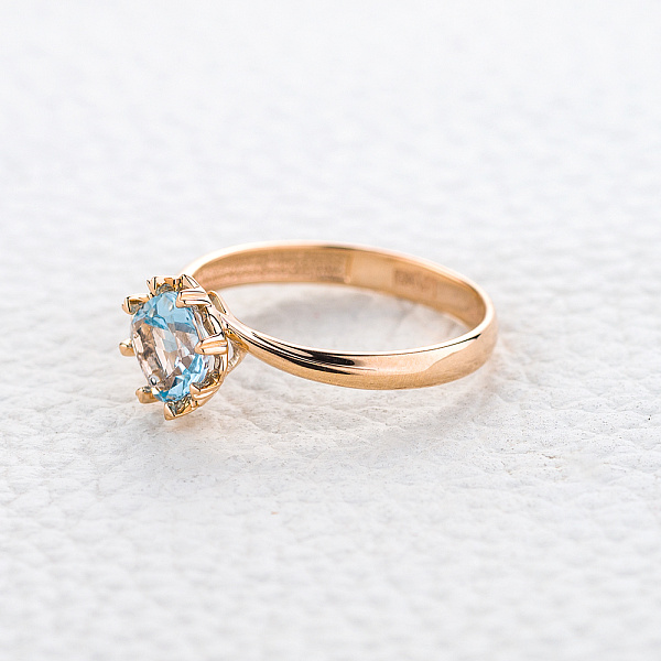 Кольцо из красного золота с топазом sky