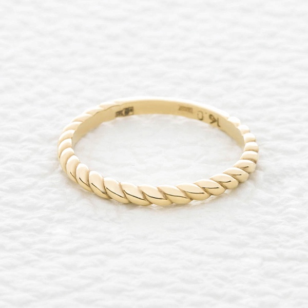 Кольцо из жёлтого золота без вставок