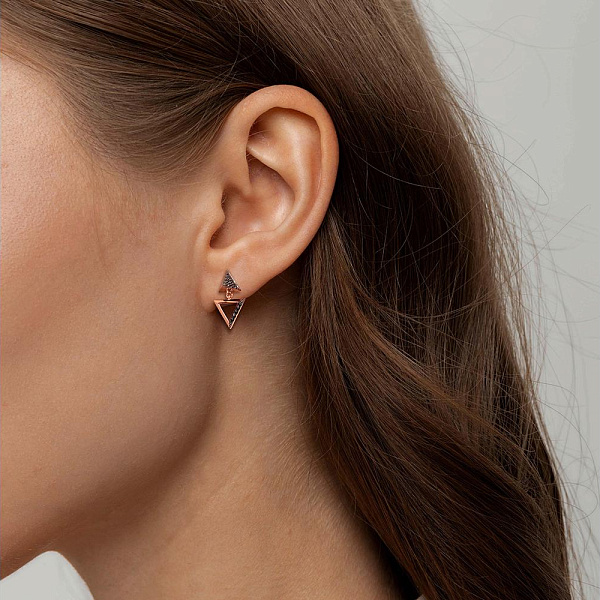 Серьги-пусеты Треугольники из красного золота с 30 фианитами