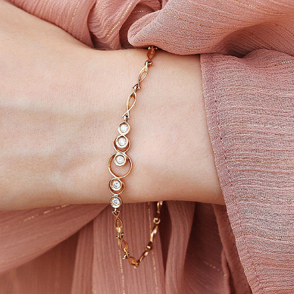 Браслет из красного золота с 5 бриллиантами