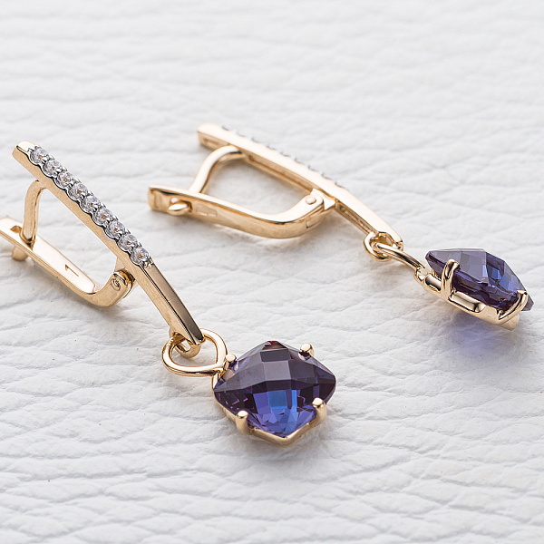 Серьги из красного золота с 2 александритами и 18 фианитами