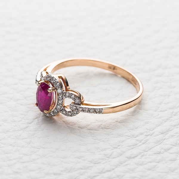 Кольцо из красного золота с рубином и 40 бриллиантами