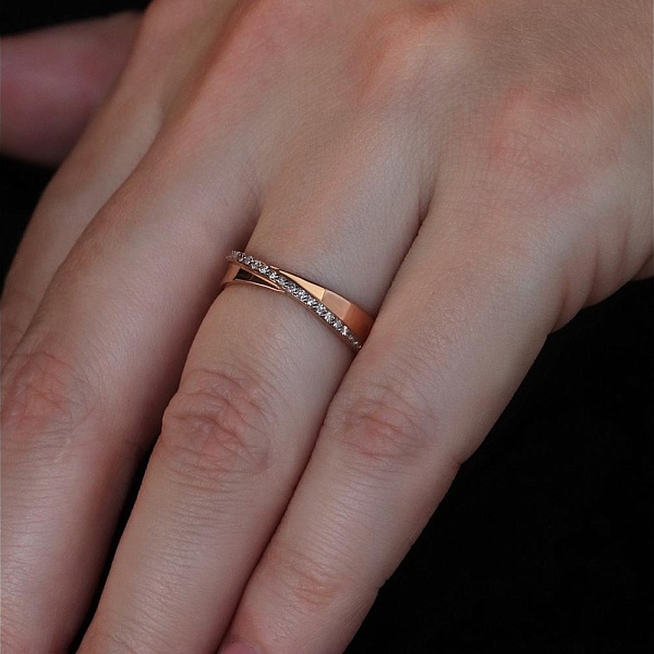 Кольцо Дорожка из красного золота с 17 бриллиантами