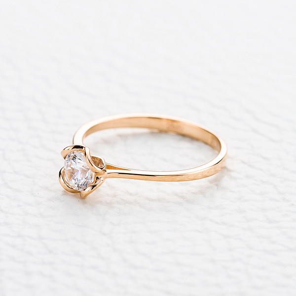Кольцо из красного золота с кристаллом swarovski