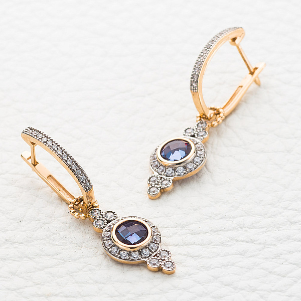 Серьги-трансформеры из красного золота с 2 александритами и 66 фианитами