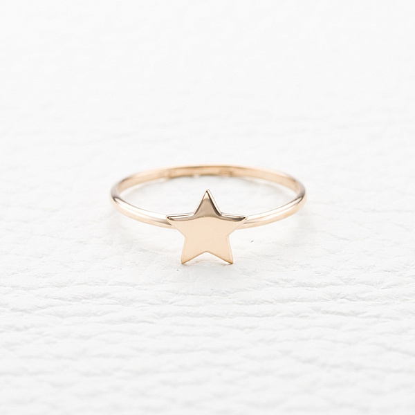 Кольцо Звезда из красного золота без вставок