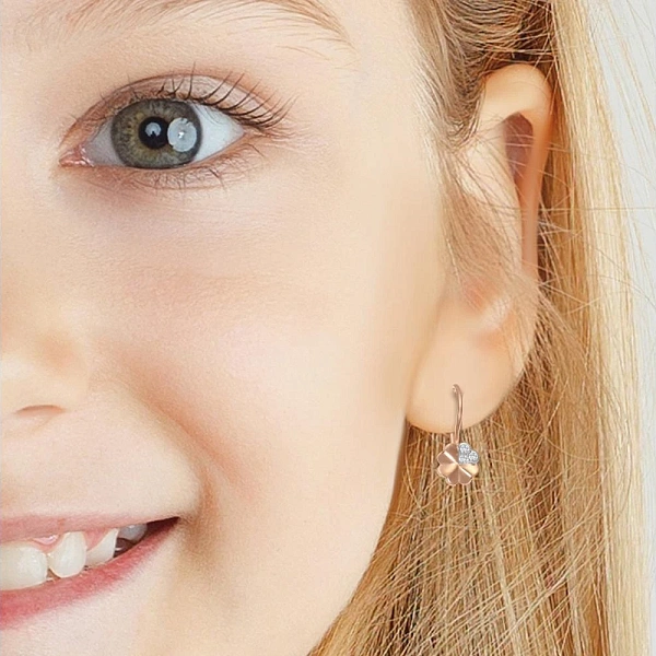 Детские серьги Клевер из красного золота с 6 фианитами