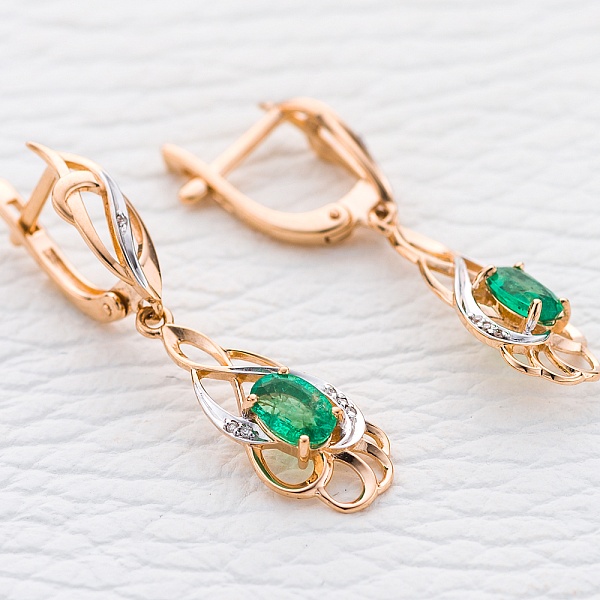 Серьги из красного золота с 2 изумрудами и 12 бриллиантами