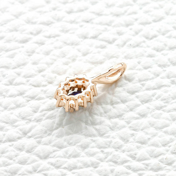 Подвеска из красного золота с сапфиром и 12 бриллиантами