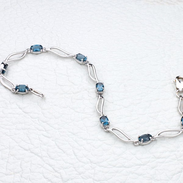 Браслет Дорожка из белого золота с 9 топазами лондон