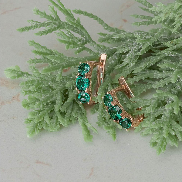 Серьги из красного золота с 6 изумрудами