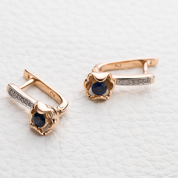 Серьги из красного золота с 2 сапфирами и 12 бриллиантами