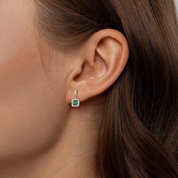 Серьги из красного золота с 2 изумрудами и 40 бриллиантами