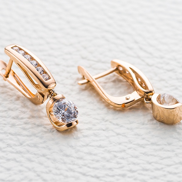 Серьги из красного золота с 14 кристаллами swarovski