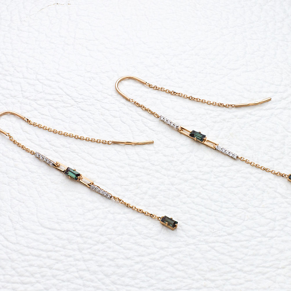 Серьги-продёвки из красного золота с 4 александритами и 20 бриллиантами