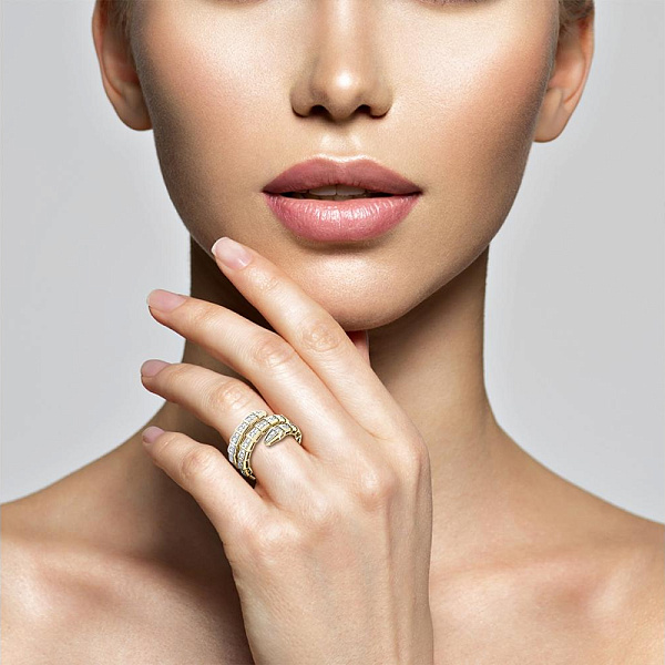 Кольцо Змея из жёлтого золота с 74 выращенными бриллиантами