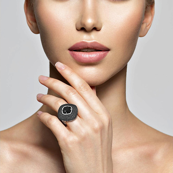 Кольцо из красного золота с агатом и 292 фианитами