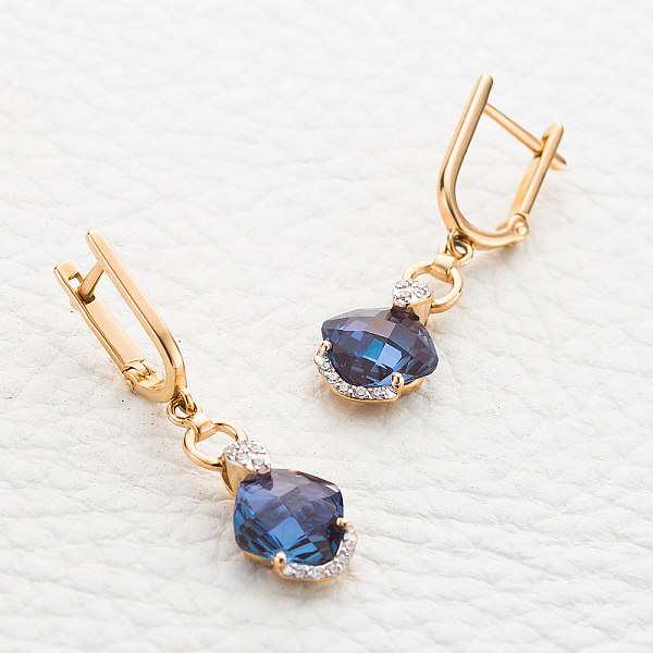 Серьги из красного золота с 2 александритами и 24 фианитами