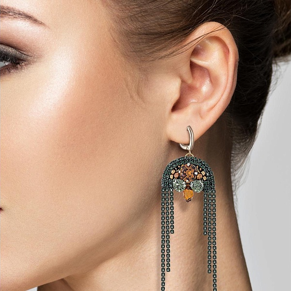 Бижутерные серьги Стразовые дорожки зеленый