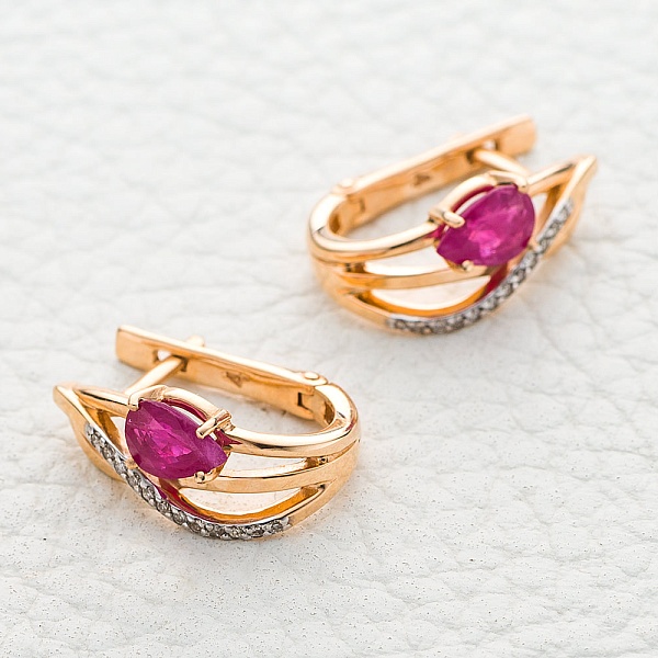 Серьги из красного золота с 2 рубинами и 24 бриллиантами