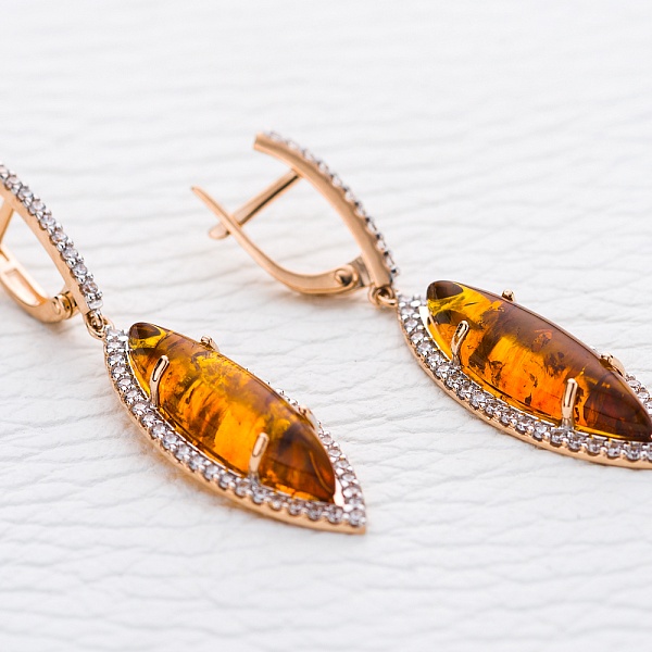 Серьги из красного золота с янтарём и 100 фианитами