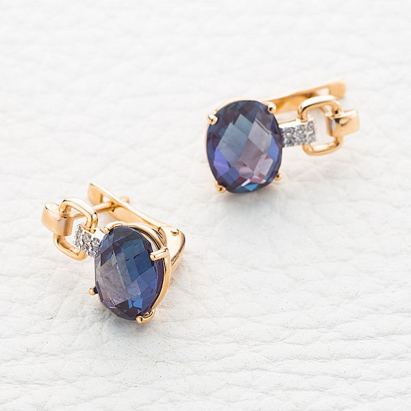 Серьги из красного золота с 2 александритами и 12 фианитами