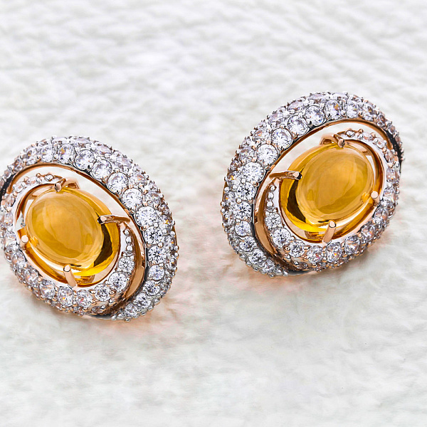 Серьги из красного золота с 2 цитринами и 124 фианитами