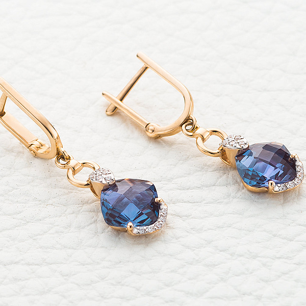 Серьги из красного золота с 2 александритами и 24 фианитами