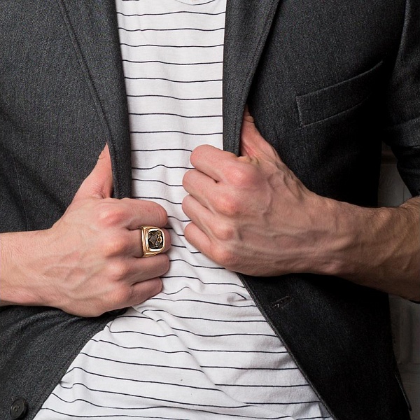 Печатка из красного золота с раухтопазом