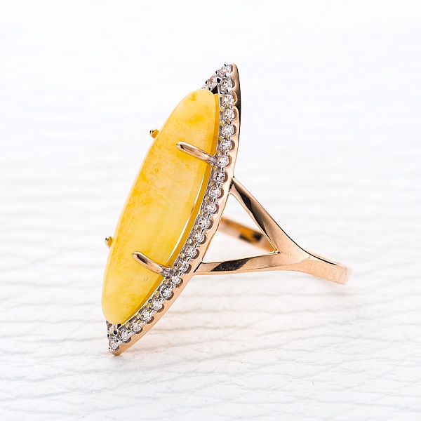 Кольцо из красного золота с янтарём и 40 фианитами