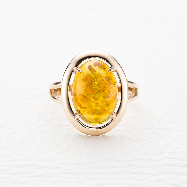 Кольцо из красного золота с янтарём